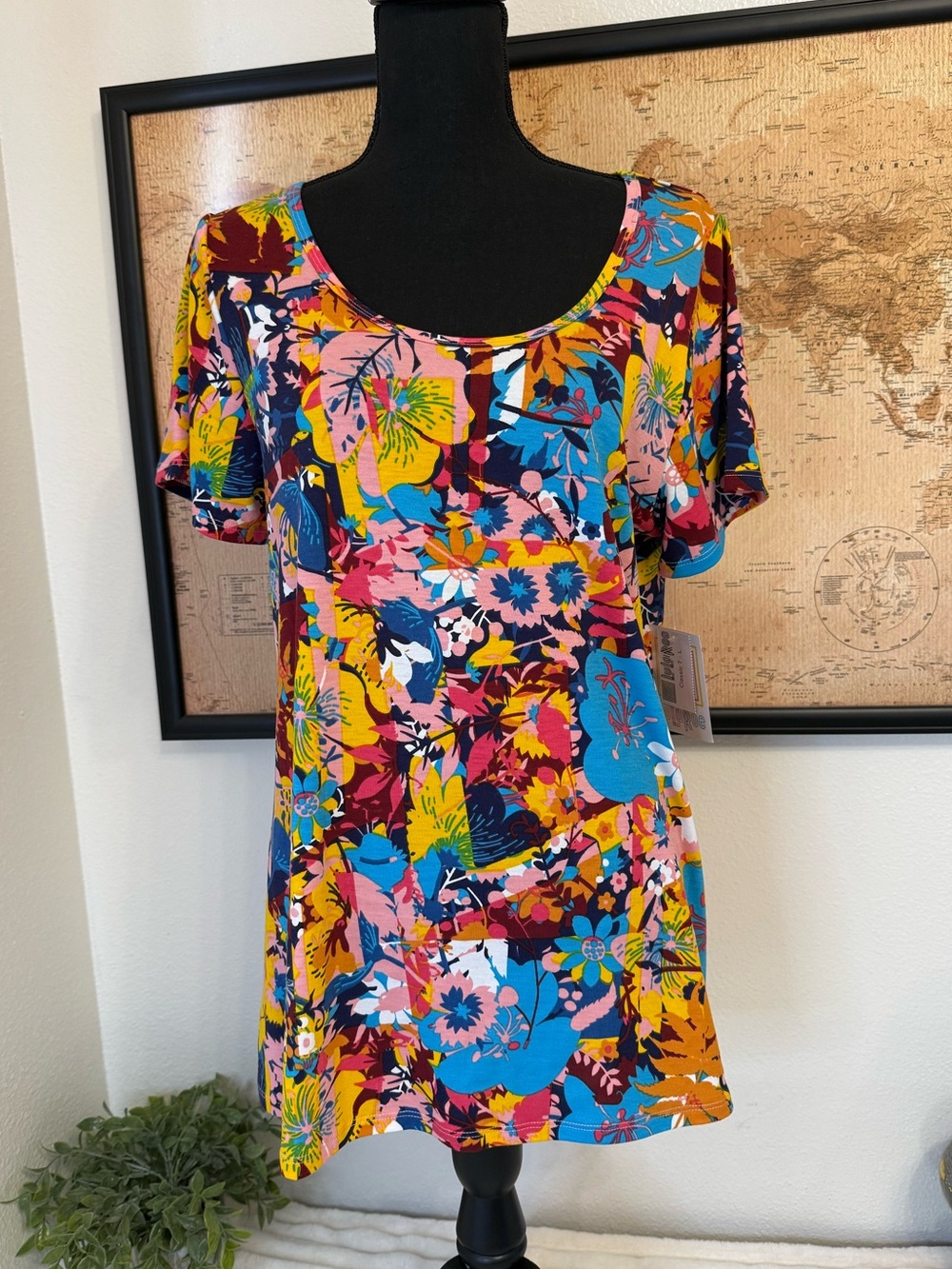 Lularoe floral Classic T tee shirt size large
